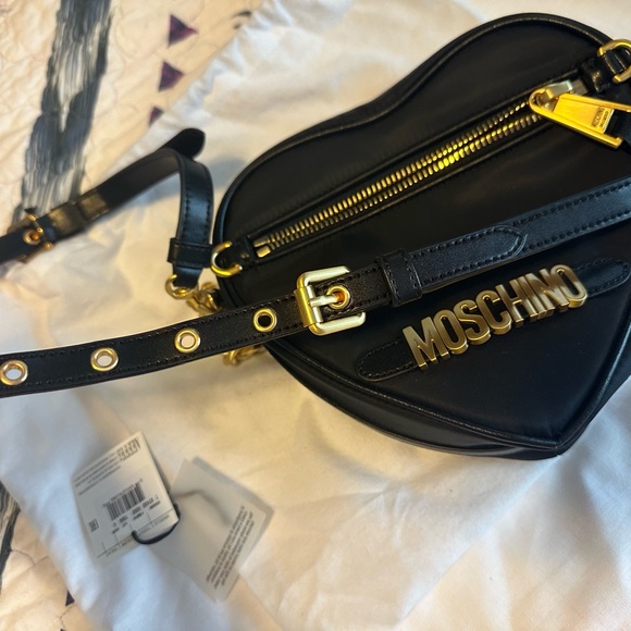 Moschino nylon heart bag. Used a few times. Excellent condition. - Picture 9 of 12
